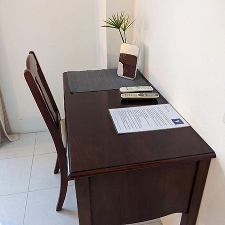 V At Panus Hotel Phanat Nikhom Eksteriør billede