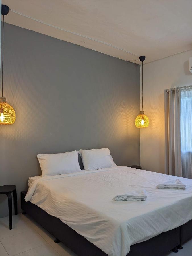 V At Panus Hotel Phanat Nikhom Eksteriør billede