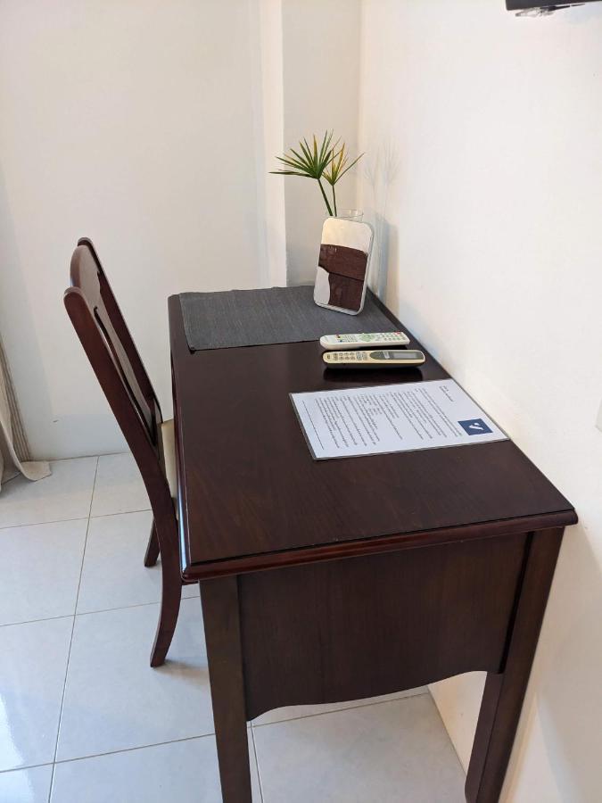 V At Panus Hotel Phanat Nikhom Eksteriør billede